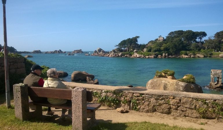 Perros-Guirec banc avec vue sur la mer